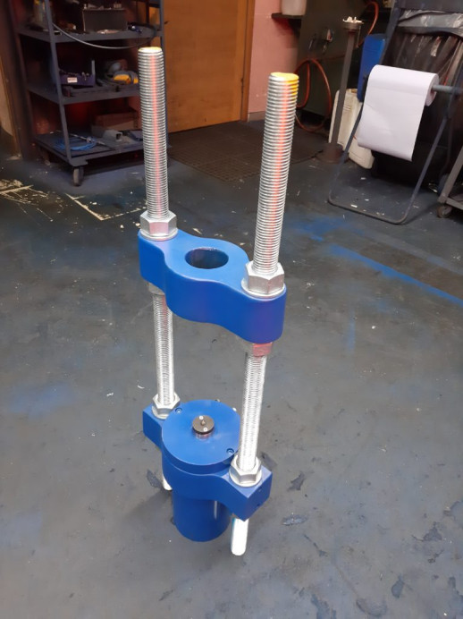 Выпрессовщик шкворней ВШ70-200 без тележки