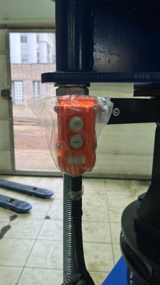 ПРЕСС ШИНОМОНТАЖНЫЙ ДЛЯ ЦЕЛЬНОЛИТЫХ ШИН ПОГРУЗЧИКА ПШ70