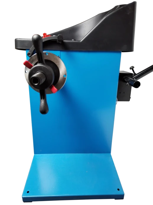 Легковой полуавтоматический балансировочный стенд B520 BRANN 10-22"