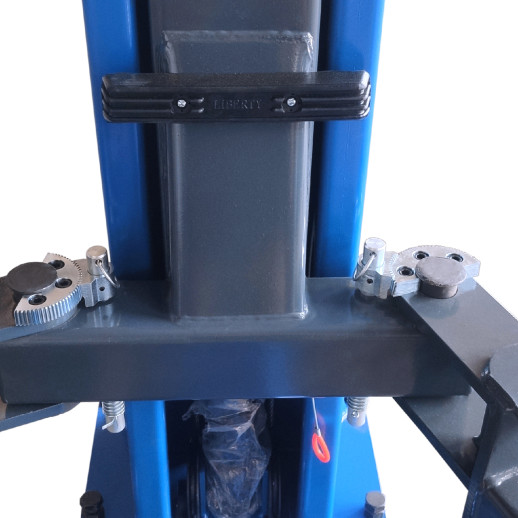 Подъемник 2-стоечный 4т T4 380B с нижней синхронизацией (United Hydraulics) AE&T