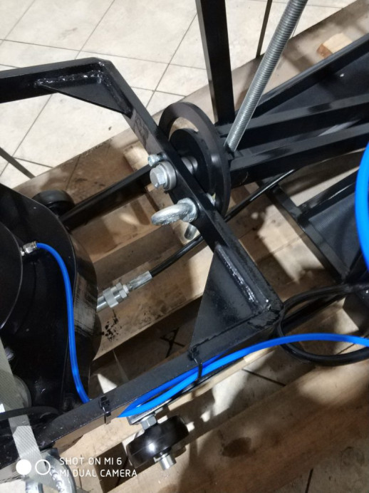 Выпрессовщик шкворней ВШ95-300 с тележкой