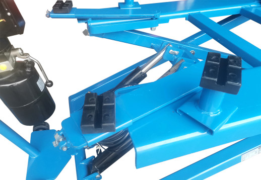 Ножничный подъемник F27 AE&T (220В) мобильный со средней высотой подъема