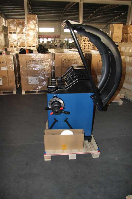 Балансировочный станок B-820 AE&T