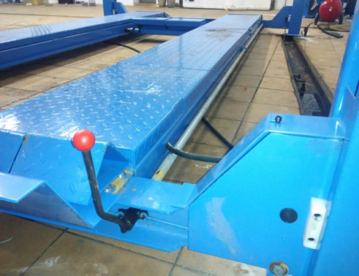 F4D-4 Подъемник 4-хст. г/п 4т,эл/гидр. с траверсой