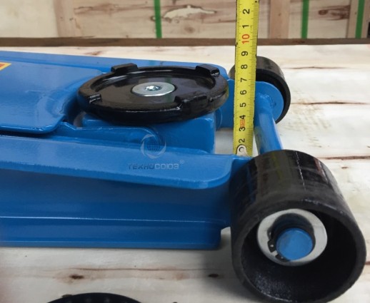 TS120102 Домкрат подкатной низкопрофильный