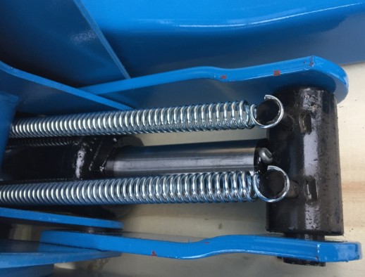 TS120102 Домкрат подкатной низкопрофильный